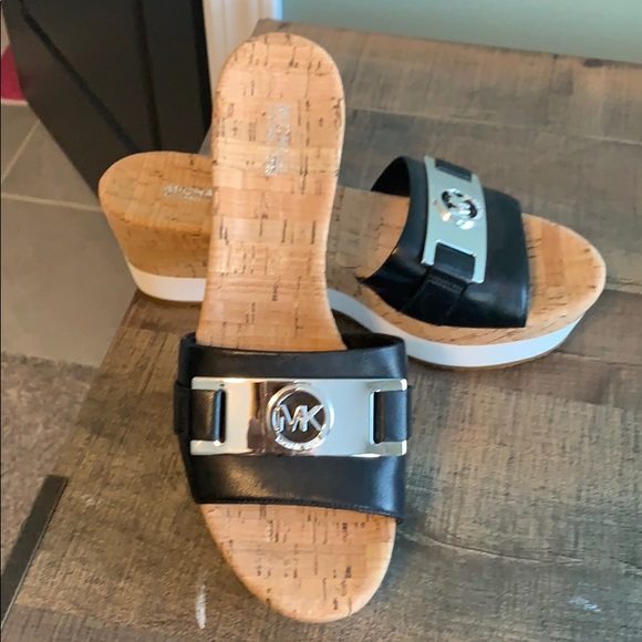 Sandals - Picture 3 of 3